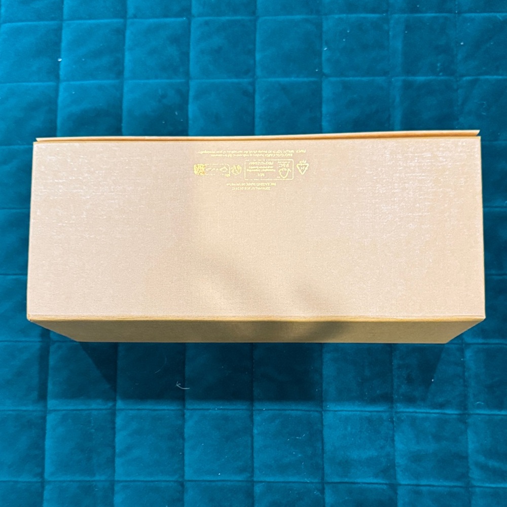 Louis Vuitton Gold Box with Blue Lettering - Picture 4 of 4